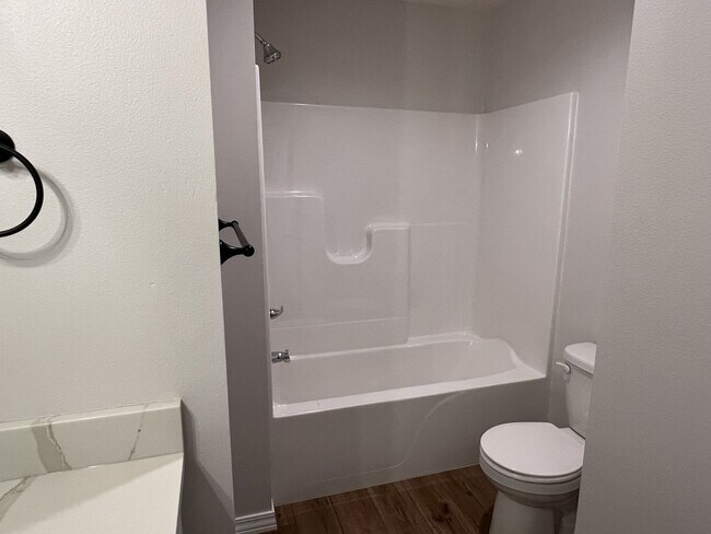 Building Photo - PRE-LEASING! South Nixa 3 Bedroom Family Home