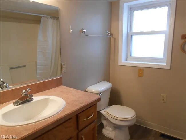 Building Photo - 24 Pleasant St