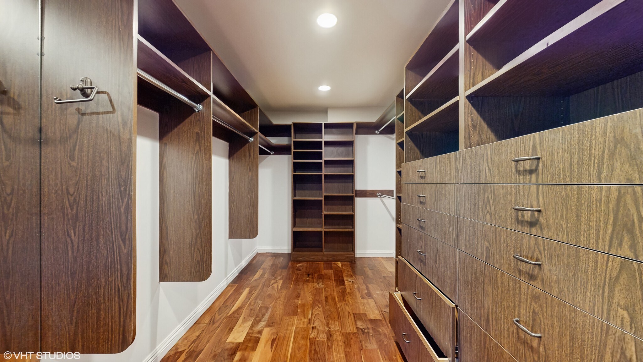 Building Photo - 3311 Deronda Dr