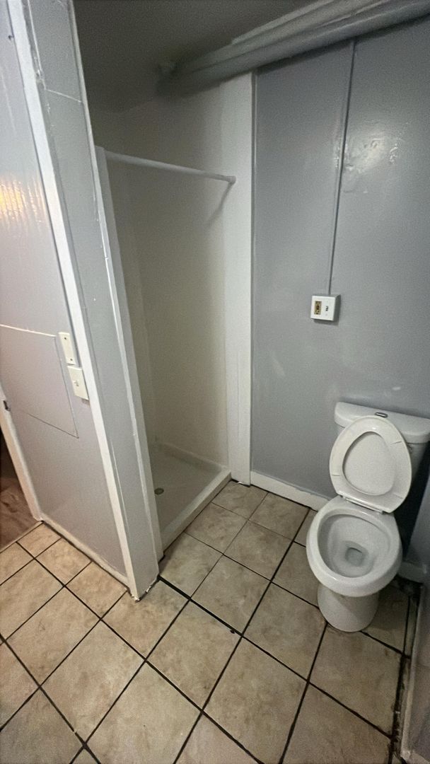 Building Photo - 116 Willow St