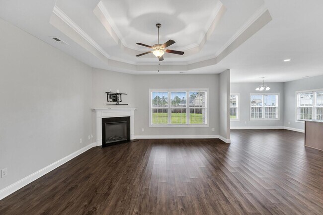 Building Photo - Large 4 bedroom home!