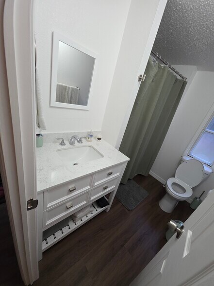 Building Photo - 2160 Milrose Dr