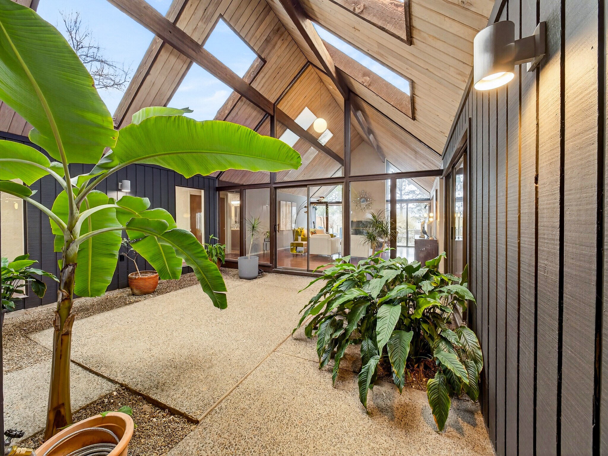 Building Photo - 10956 SE Azar Dr