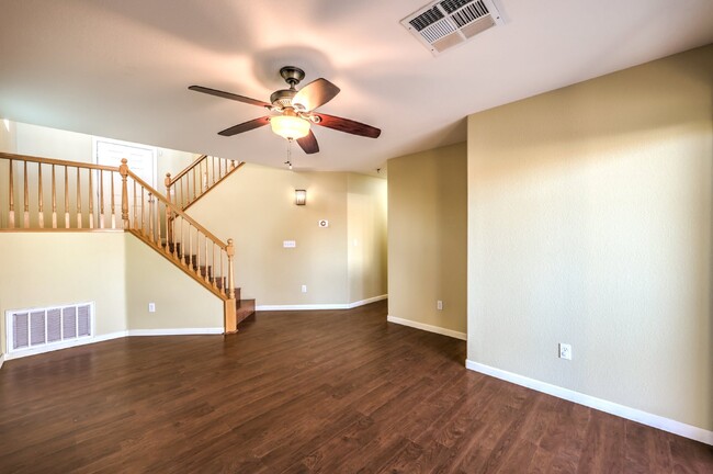 Building Photo - "Embrace Comfort and Style: Spacious 3-Bed...