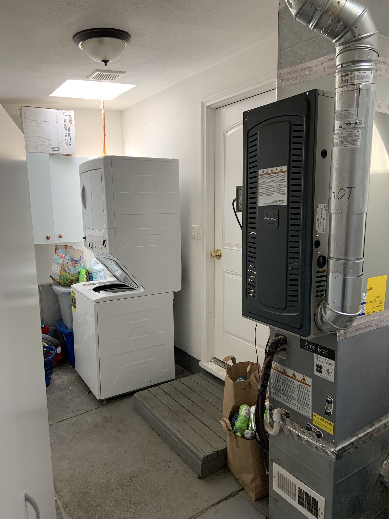 Washer and Dryer - 4720 SE 52nd Ave