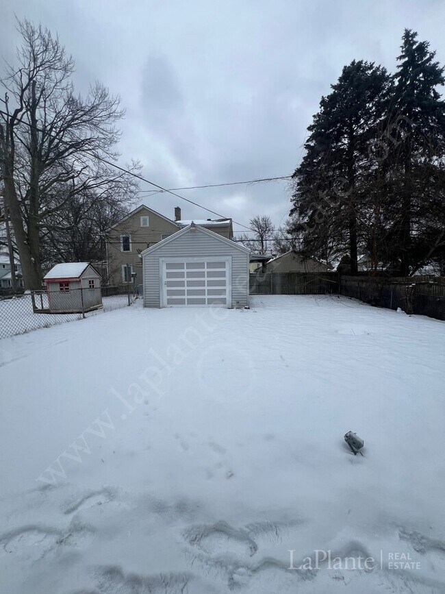 Building Photo - Move-in Ready 3 Bedroom Home for Rent