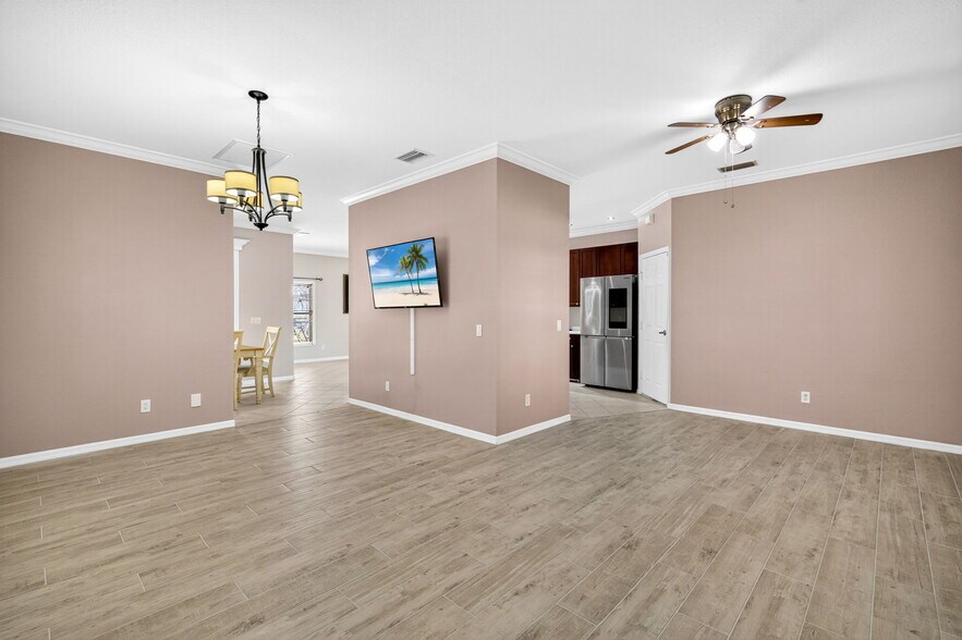 Building Photo - 8250 Silver Birch Way