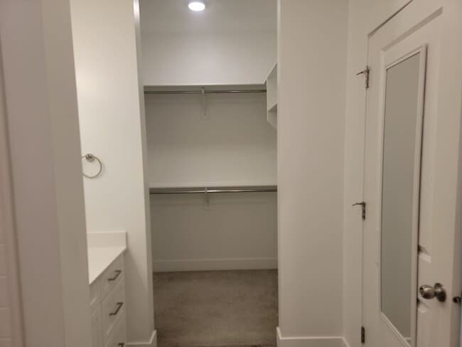 Building Photo - Stylish Desert Color 2 Bedroom Condo. Wash...