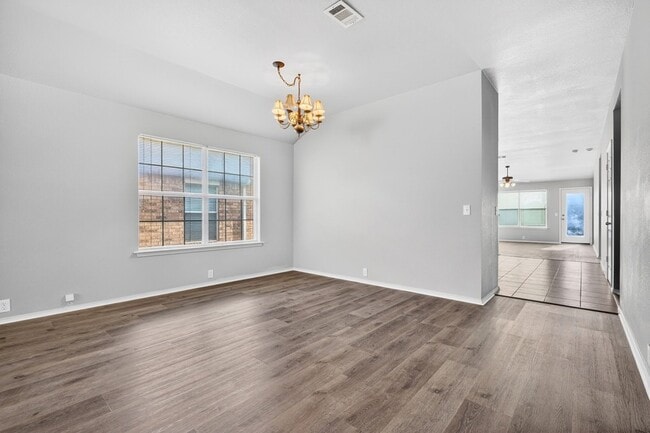 Building Photo - 2545 Prospect Hill Dr