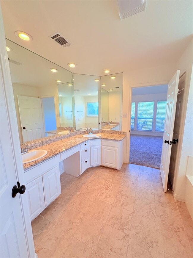 Building Photo - 803 Palos Verdes Dr