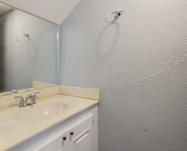 Building Photo - 14447 Misty Meadow Ln