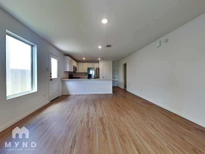 Building Photo - 18559 Cepagatti Dr