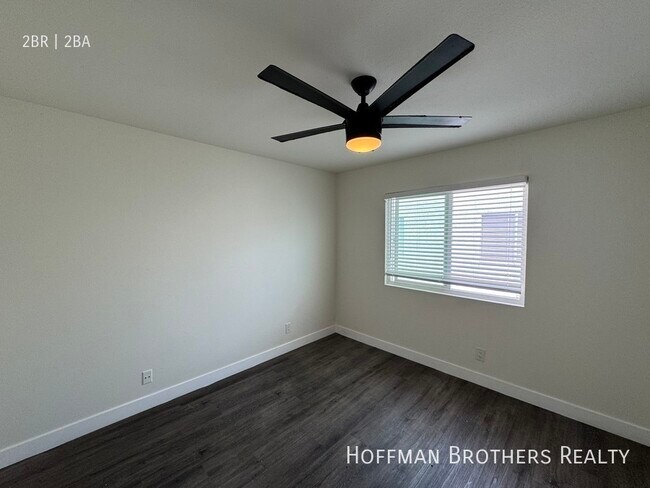 Building Photo - 619 N Kingsley Dr