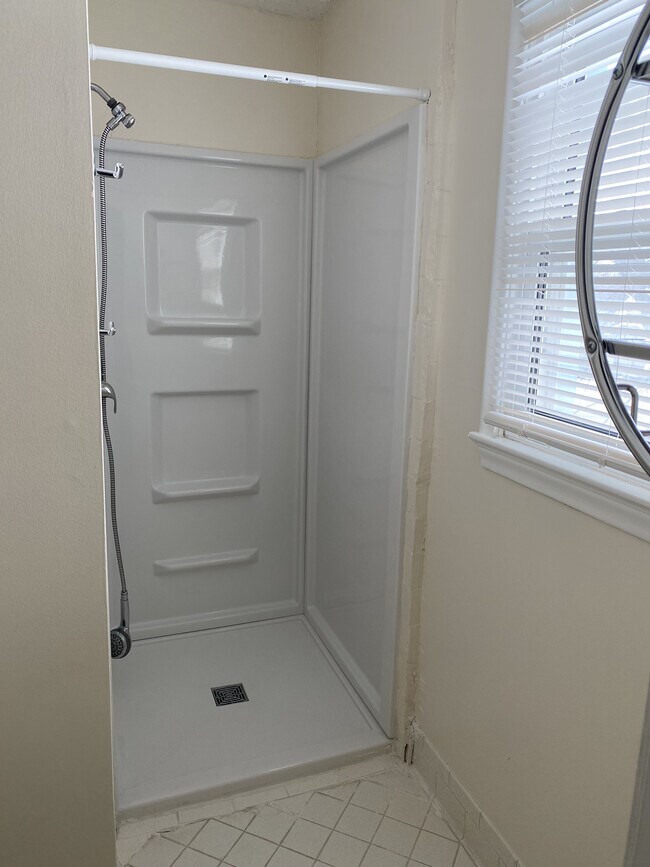 Building Photo - 14706 Harvey Oaks Ave