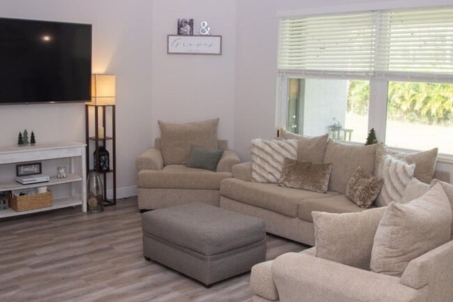 Building Photo - 12601 57th Rd N