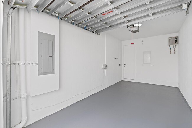 Building Photo - 6432 NW 104th Ct