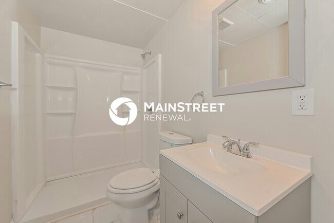 Building Photo - 3 Bedroom Pet-Friendly Home in Knoxville, TN with Main Street Renewal