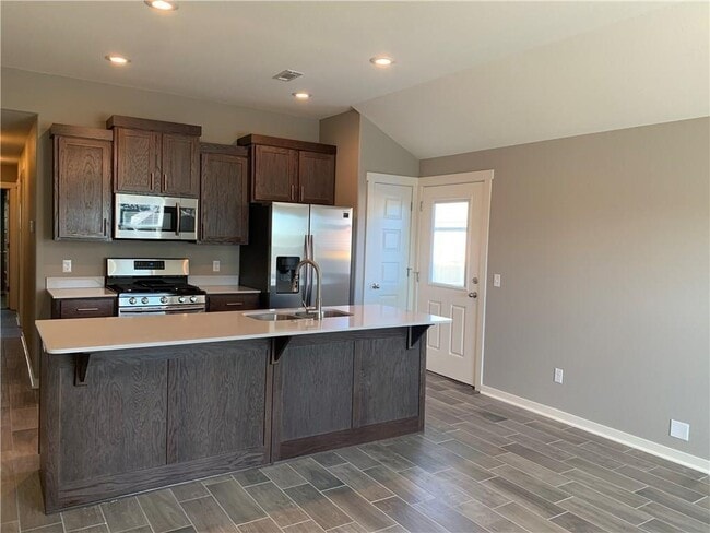 Building Photo - 608 W Weymouth