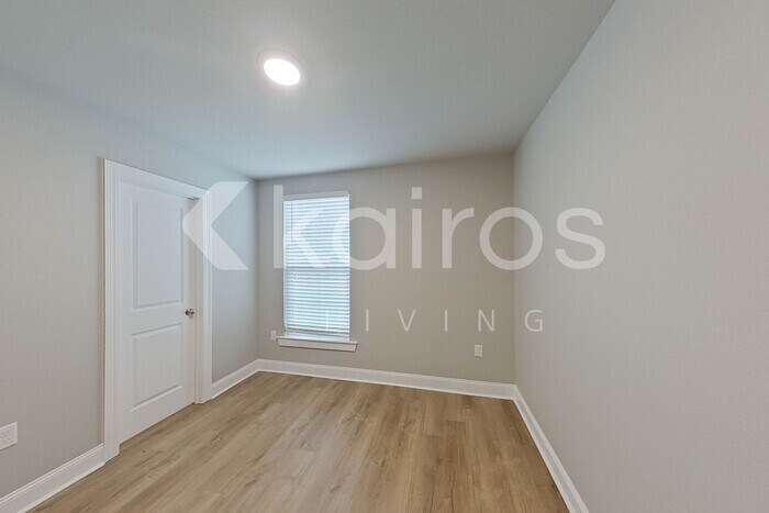 Building Photo - 13790 Pinyon Dr