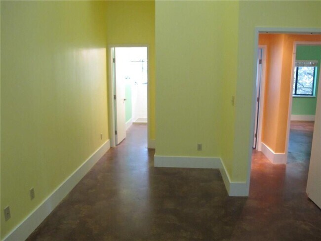 Building Photo - 911 Keith Ln