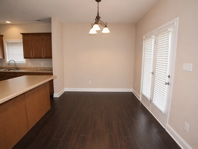 Building Photo - 442 Forest Lakes Dr