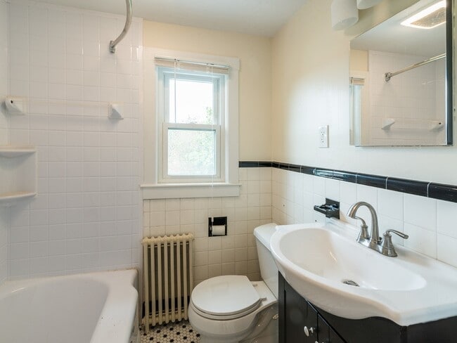 Building Photo - 21 York Ave