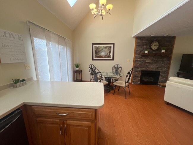 Building Photo - * River Views - Downtown Morgantown - 3 Be...