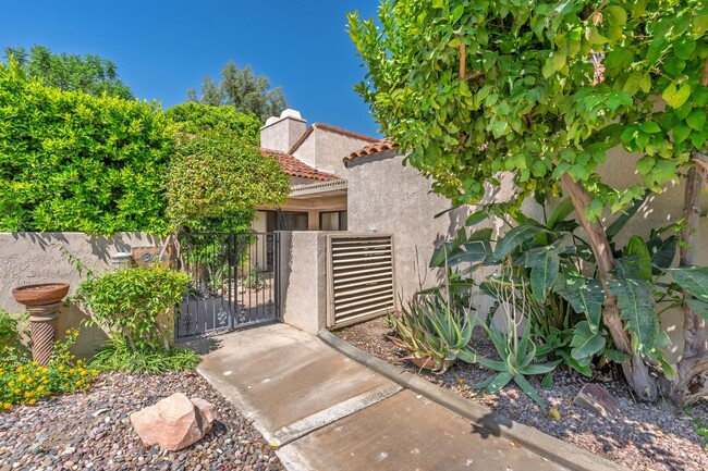 Building Photo - 343 Forest Hills Dr