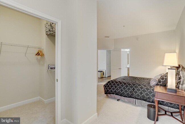 Building Photo - 1111 25th St NW