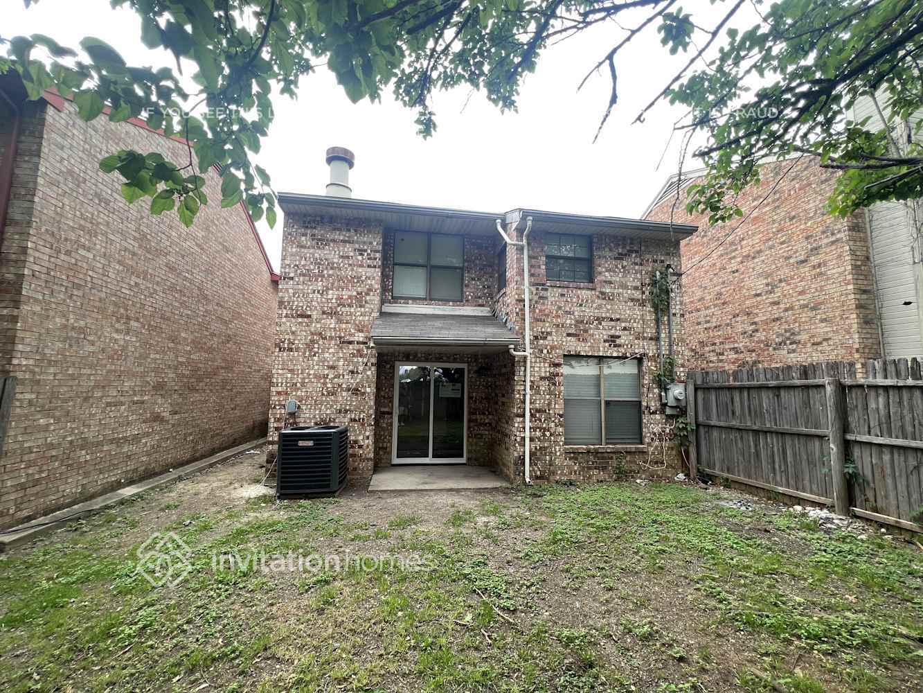 Building Photo - 1562 Sunset Village Dr