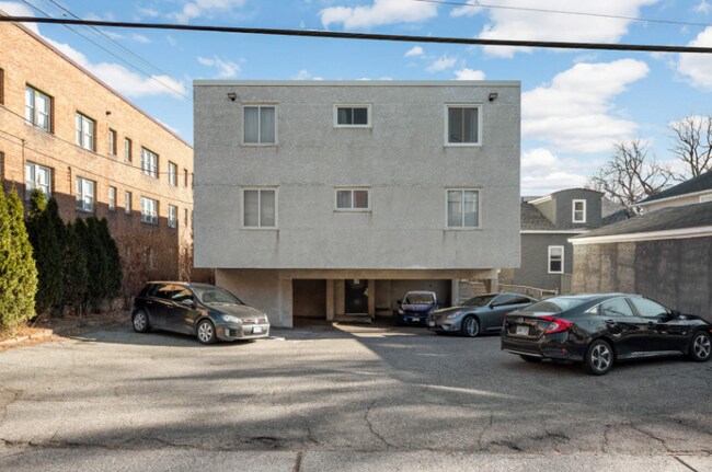 Building Photo - 3212 Fremont Ave S