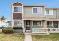 Building Photo - Fantastic Townhome Available in Thornton!