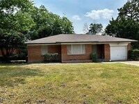 Building Photo - 3229 Driftwood Dr