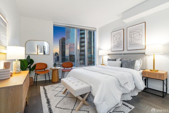 Building Photo - 338 Main St