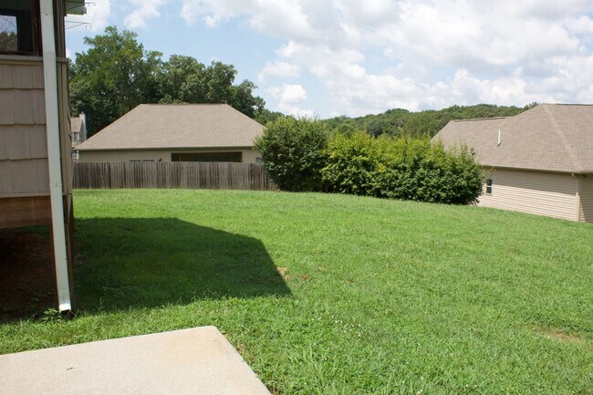 Building Photo - For Rent - Charming 3BR/2BA Home in Macken...