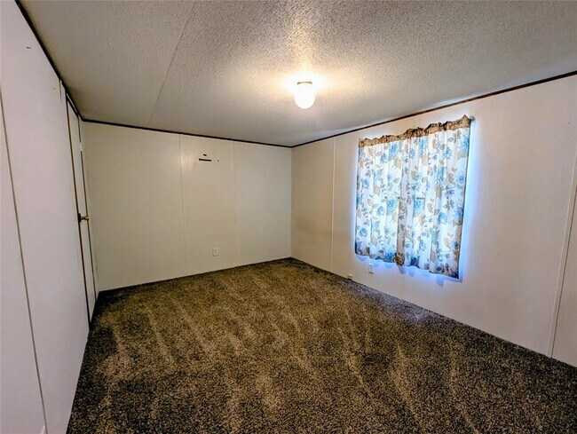 Building Photo - 560 Meridian