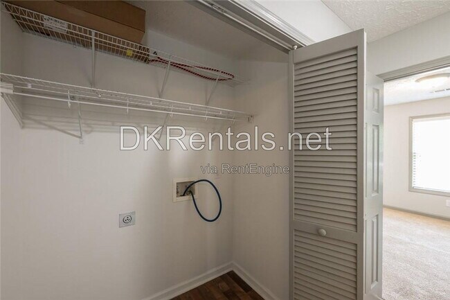 Building Photo - 207 Daventry Way
