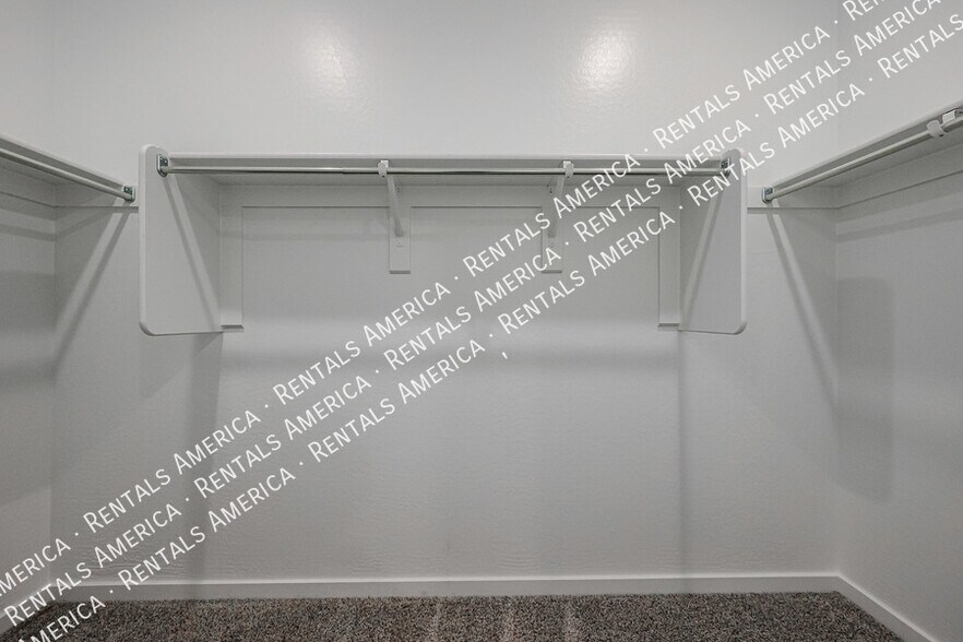 Building Photo - 40322 W Hillman Dr