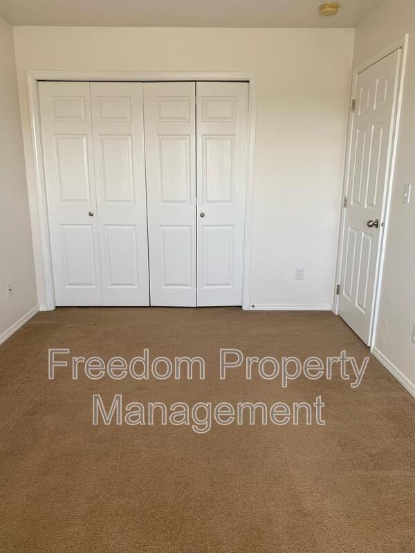 Building Photo - 1151 NE Trailridge Ct