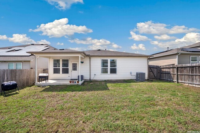 Building Photo - 8722 Buggy Ln