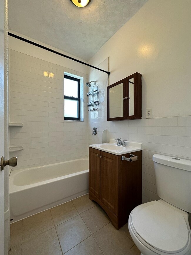 Building Photo - 24 Rock St