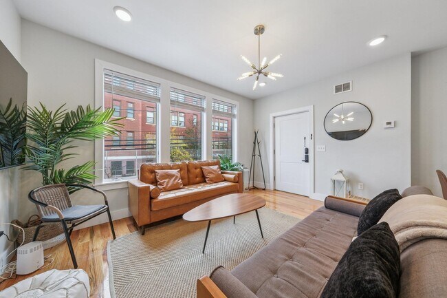 Building Photo - 183 Gates Ave