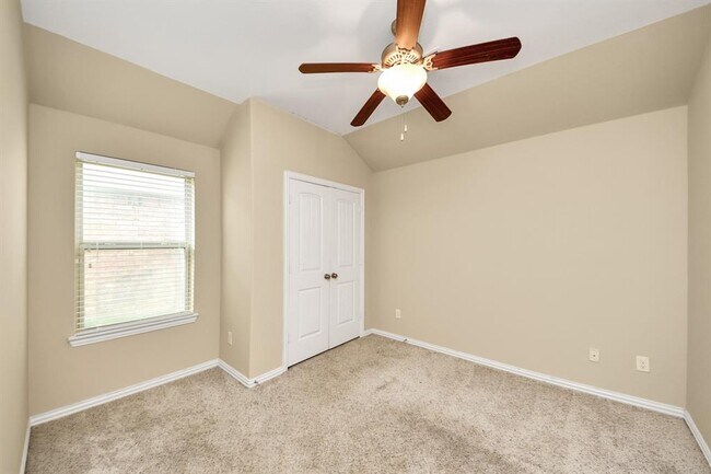 Building Photo - 2439 Dark Elm Dr