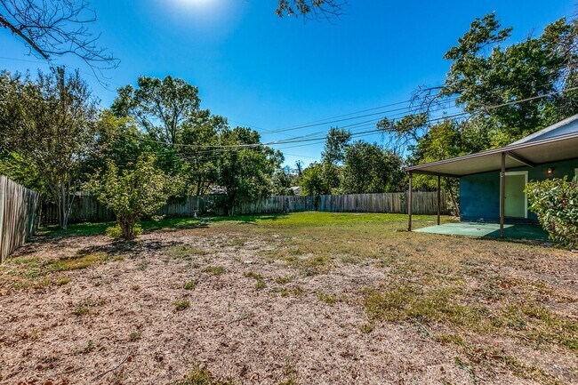 Building Photo - 2-BEDROOM TERRELL HEIGHTS COTTAGE