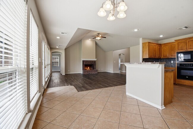 Building Photo - 3 Bed | 2 Bath | Jenks | Available Now