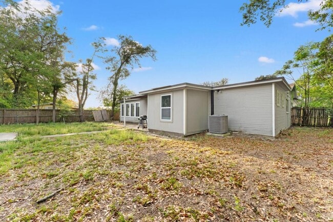 Building Photo - 7739 Pinnacle Dr