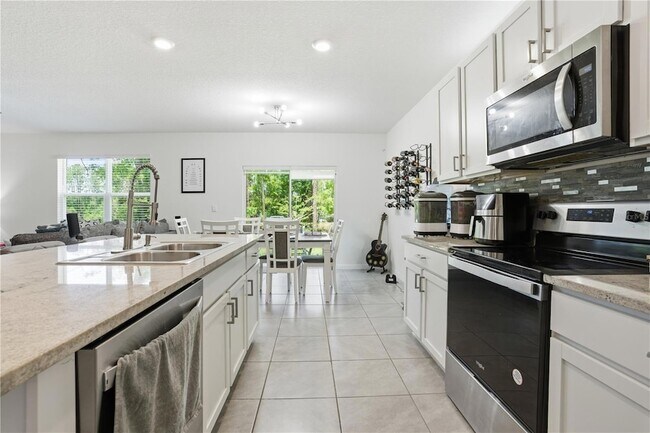 Building Photo - 37 Hickory Crse Cir