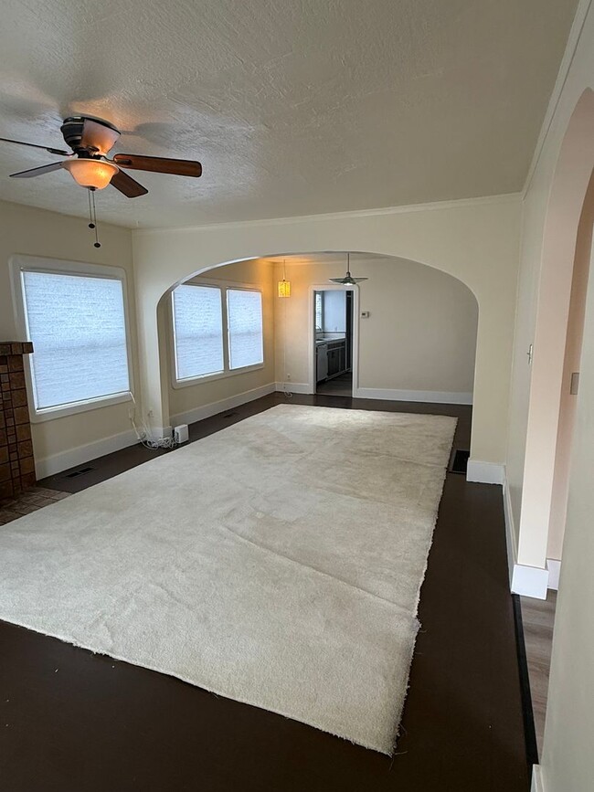 Building Photo - Better an a 3 Bedroom - 2 Bed House with a Studio