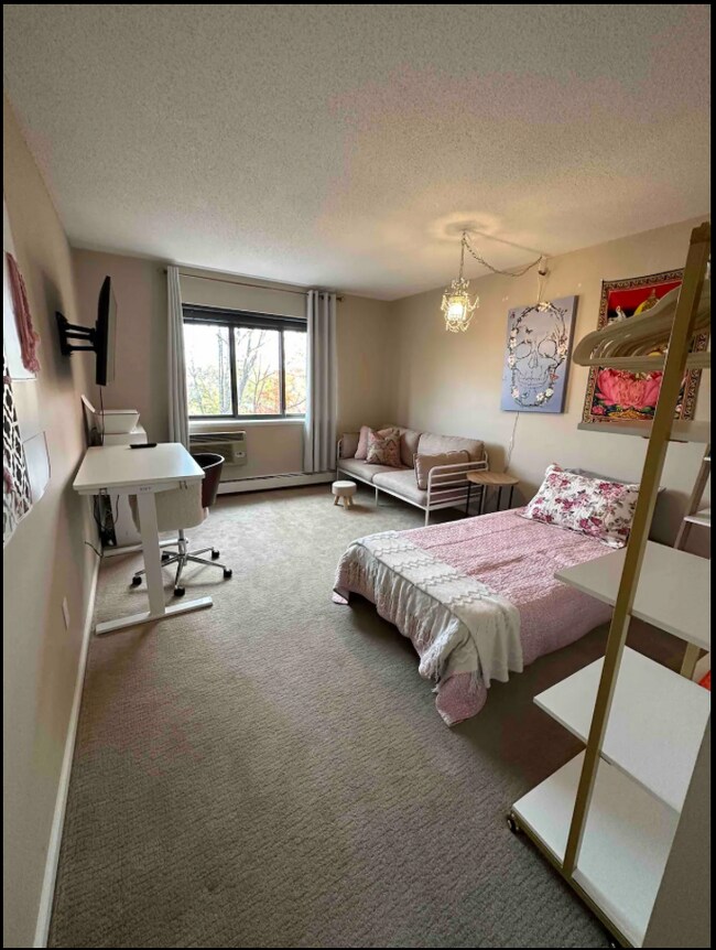 Building Photo - 7614 York Ave S