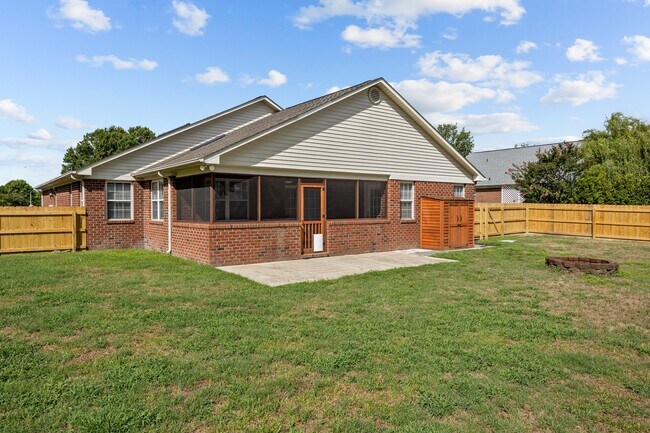 Building Photo - 100 Iverson Ln